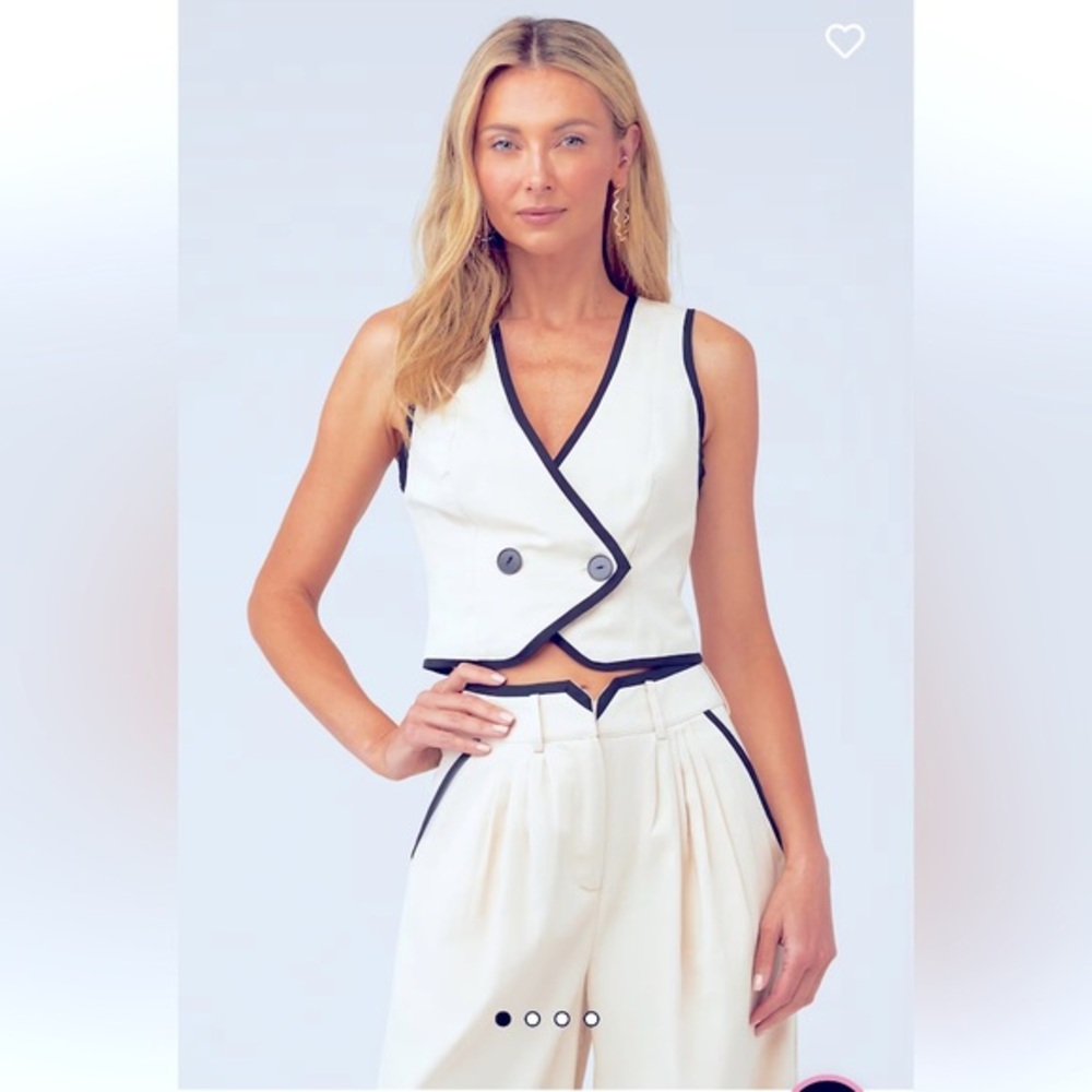 Stylish White and Black Sleeveless Blazer Top